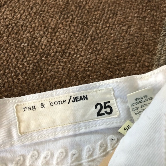 Rag & bone , size 25 , white jean shorts - Picture 2 of 3